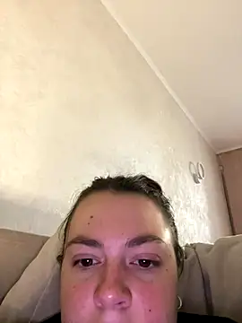 Snapshot of DearAlise chatting on 15, 10, 2025 DearAlise online show from 15, 10, 2025