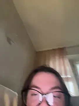 Snapshot of DearAlise chatting on 19, 12, 2025 DearAlise online show from 19, 12, 2025