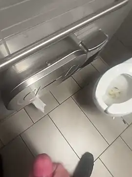 Snapshot of Seanoofss12 chatting on 4, 4, 2026 Seanoofss12 online show from 4, 4, 2026