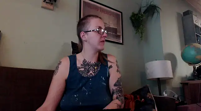 Snapshot of Astrid-Gilbert chatting on 2, 3, 2025 Astrid-Gilbert online show from 2, 3, 2025