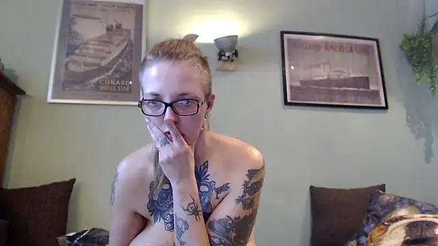 Snapshot of Astrid-Gilbert chatting on 7, 3, 2025 Astrid-Gilbert online show from 7, 3, 2025