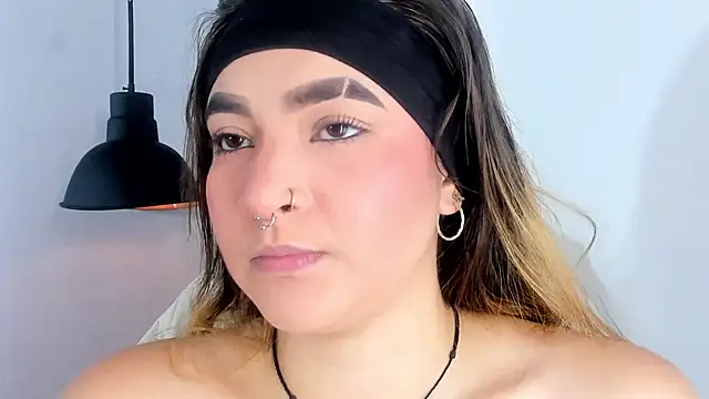 Shanntal  online show from 15, 10, 2025