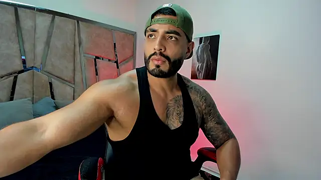 Snapshot of LeandroRusso chatting on 1, 2, 2025 LeandroRusso online show from 1, 2, 2025