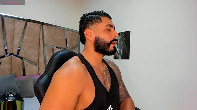 Snapshot of LeandroRusso chatting on 18, 3, 2025 LeandroRusso online show from 18, 3, 2025