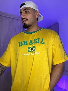 Snapshot of LeandroRusso chatting on 9, 9, 2025 LeandroRusso online show from 9, 9, 2025