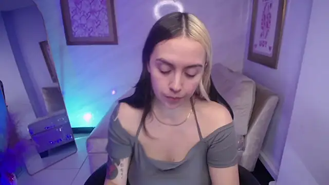 Hela v online show from 11, 9, 2025