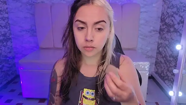 Hela v online show from 16, 10, 2025