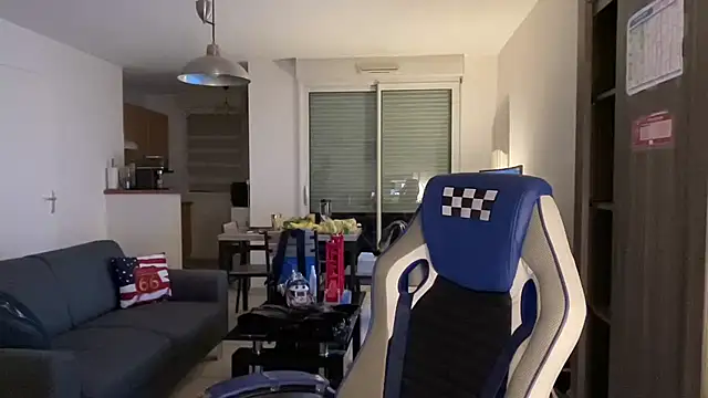 Funnyjul31 online show from 9, 3, 2025