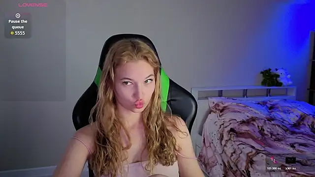 Snapshot of maria_plaudice chatting on 6, 7, 2026 maria plaudice online show from 6, 7, 2026