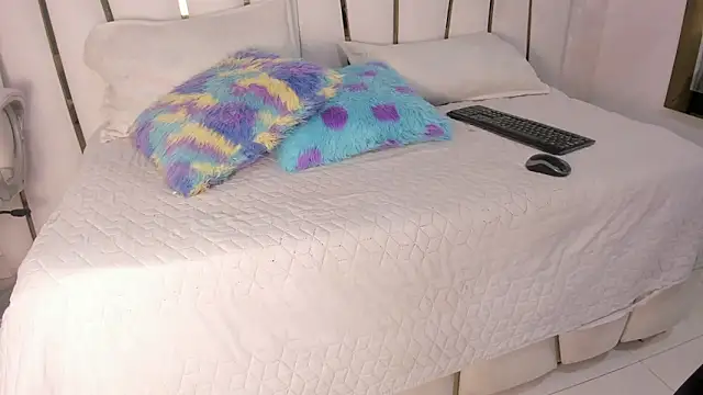 violet gray  online show from 15, 2, 2025