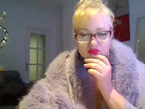 Luzia-Sal online show from 5, 3, 2025