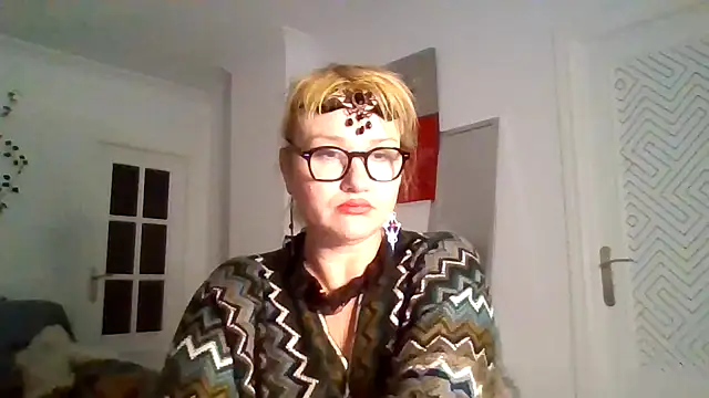 Luzia-Sal online show from 12, 3, 2025