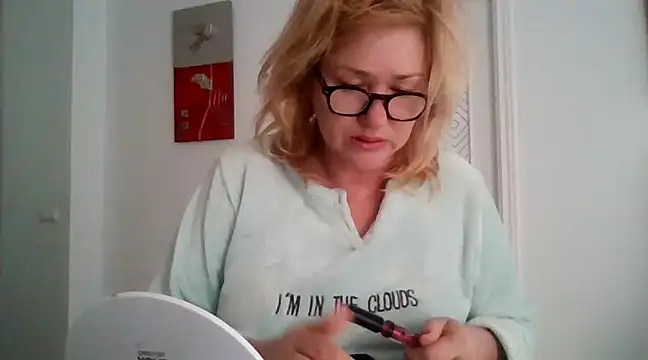 Luzia-Sal online show from 15, 3, 2025