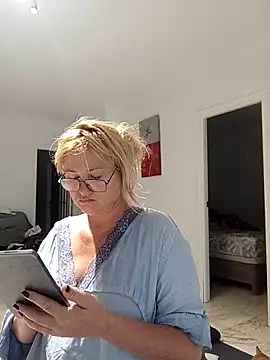 Luzia-Sal online show from 12, 9, 2025