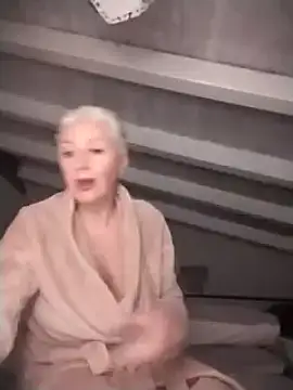 Snapshot of divinaerotica chatting on 17, 3, 2025 divinaerotica online show from 17, 3, 2025