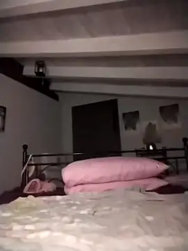 divinaerotica online show from 4, 3, 2026