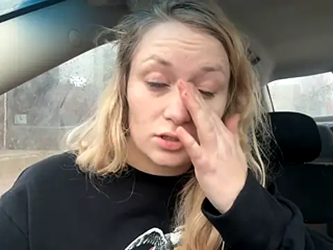 Snapshot of kcmo1010 chatting on 25, 11, 2025 kcmo1010 online show from 25, 11, 2025