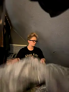 Snapshot of kcmo1010 chatting on 3, 12, 2025 kcmo1010 online show from 3, 12, 2025