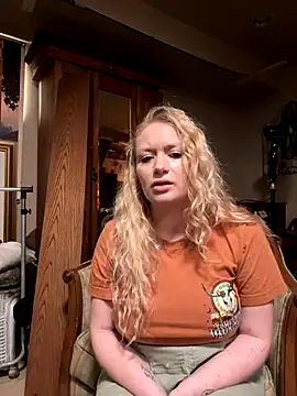 Snapshot of kcmo1010 chatting on 19, 12, 2025 kcmo1010 online show from 19, 12, 2025