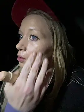 Snapshot of kcmo1010 chatting on 4, 3, 2026 kcmo1010 online show from 4, 3, 2026