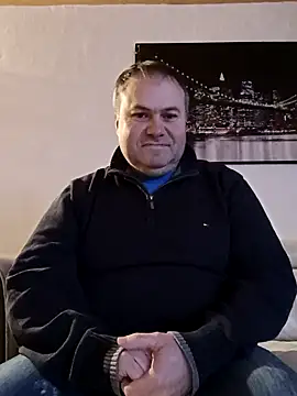 Snapshot of Pourleplasirs chatting on 4, 2, 2025 Pourleplasirs online show from 4, 2, 2025