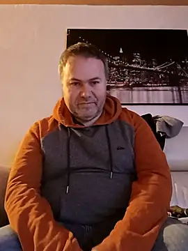 Snapshot of Pourleplasirs chatting on 18, 2, 2025 Pourleplasirs online show from 18, 2, 2025