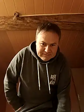 Snapshot of Pourleplasirs chatting on 7, 3, 2025 Pourleplasirs online show from 7, 3, 2025