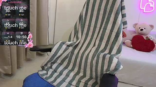 MISS MYRA online show from 7, 3, 2026