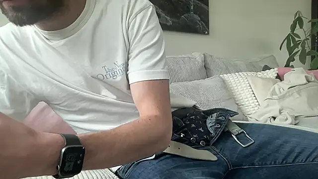 Snapshot of bullyboyy chatting on 5, 10, 2025 bullyboyy online show from 5, 10, 2025