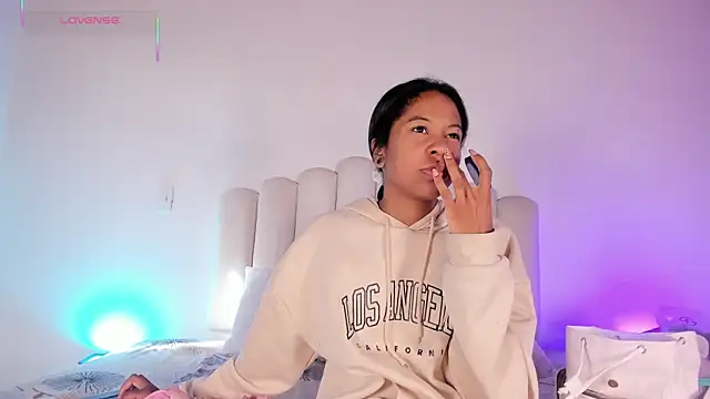 Zaira Rose  online show from 6, 11, 2025