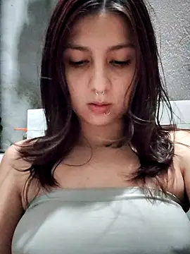 Snapshot of Maiden-Hot chatting on 19, 5, 2026 Maiden-Hot online show from 19, 5, 2026