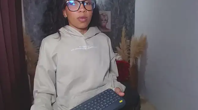 dulcetaylorss online show from 27, 2, 2025