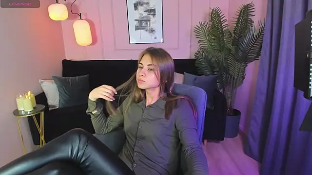 CharmBianca online show from 13, 2, 2025