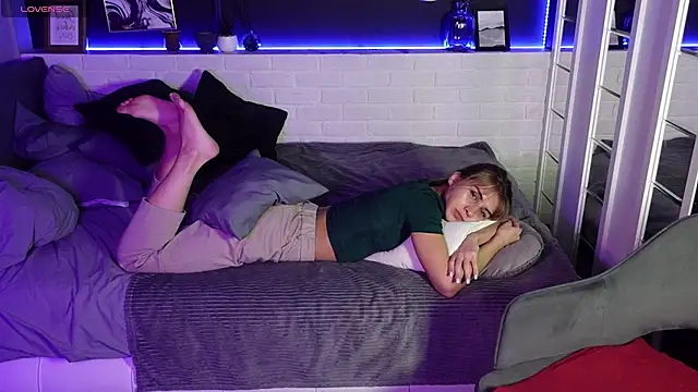 CharmBianca online show from 22, 2, 2025