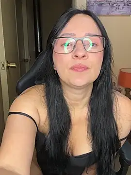 Snapshot of ValeriaVixen chatting on 8, 7, 2026 ValeriaVixen online show from 8, 7, 2026