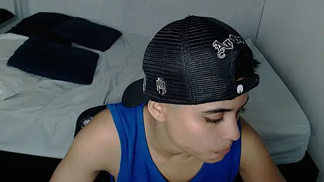 Liiamthompson online show from 9, 3, 2025