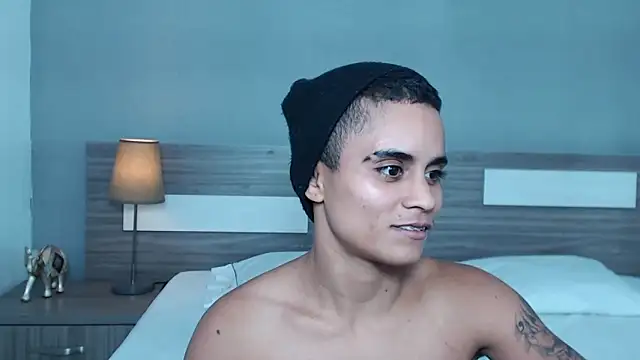 Liiamthompson online show from 1, 10, 2025