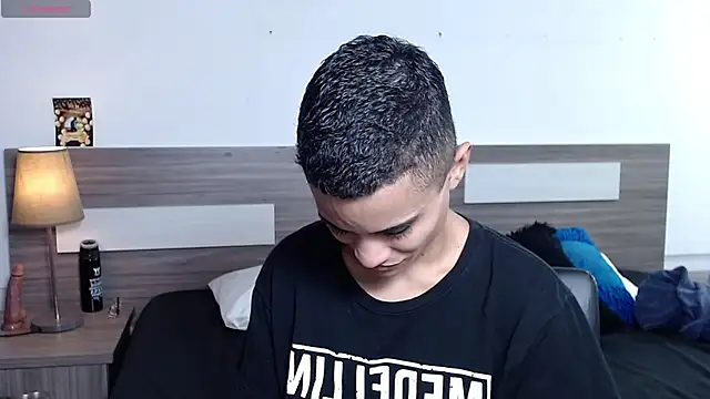 Liiamthompson online show from 16, 11, 2025