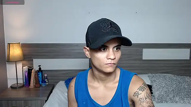 Liiamthompson online show from 18, 12, 2025