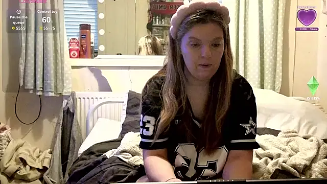 Snapshot of Demi_WelshX chatting on 4, 12, 2025 Demi WelshX online show from 4, 12, 2025