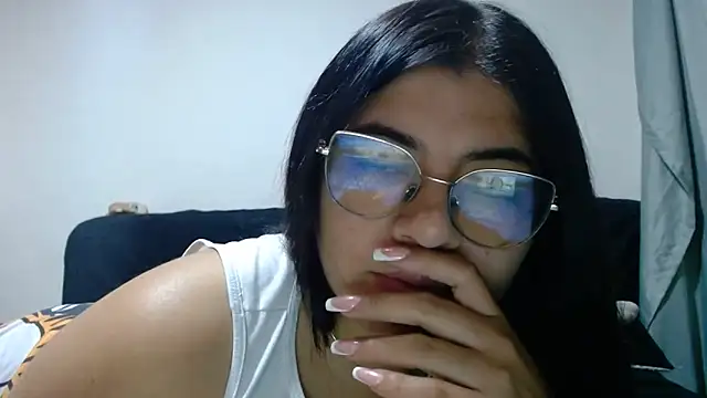 Snapshot of viccky_vick chatting on 21, 6, 2026 viccky vick online show from 21, 6, 2026