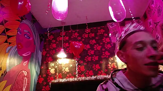 Snapshot of SimonAndJocelyn chatting on 13, 2, 2025 SimonAndJocelyn online show from 13, 2, 2025