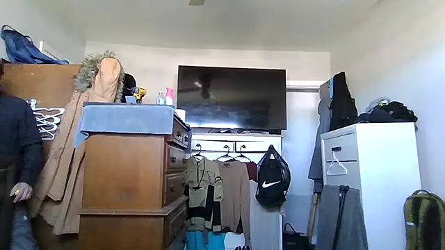 cruz815 online show from 8, 4, 2026