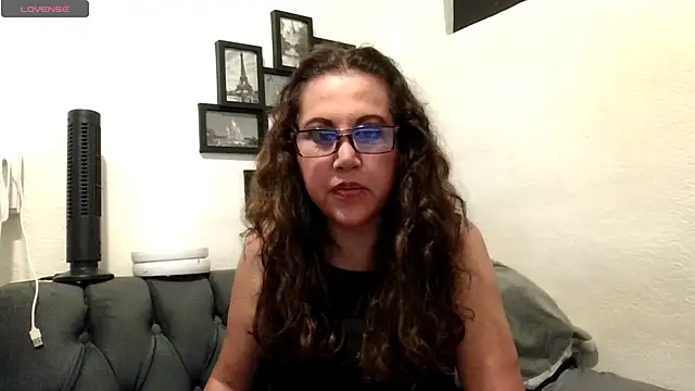 Snapshot of MirandaLatinaLovely chatting on 11, 6, 2026 MirandaLatinaLovely online show from 11, 6, 2026
