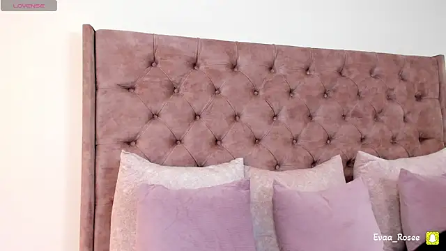 eva roseee online show from 7, 11, 2025