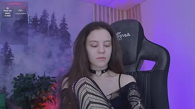 MilaStoyne online show from 6, 2, 2026