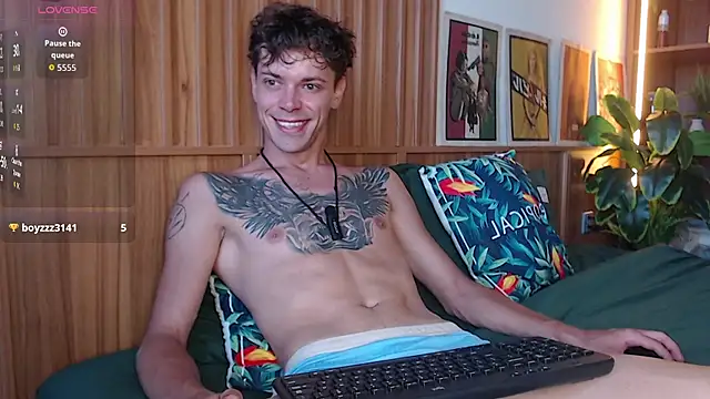 Snapshot of William_Henry_ chatting on 17, 7, 2026 William Henry online show from 17, 7, 2026