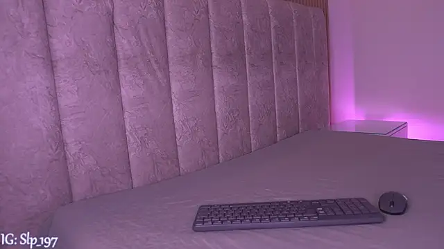 sara lopee1 online show from 11, 4, 2026