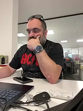 Snapshot of fuocovivo4 chatting on 5, 3, 2025 fuocovivo4 online show from 5, 3, 2025