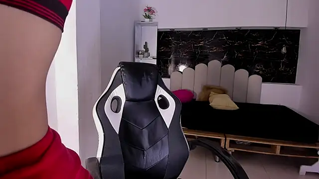 Annyrosee online show from 2, 12, 2025